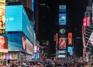 Manhattan Must-Sees: Uncover Iconic Landmarks, Shops & Culture