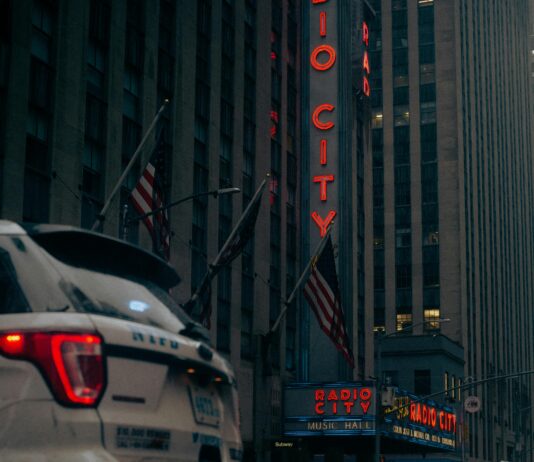 New York Hotels Near Radio City Music Hall: Best Stays Revealed