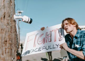 Radio Esperanza New York: Discover The Inspirational Voice Changing Lives