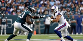 Eagles Clash with Giants in High-Stakes NFC East Showdown