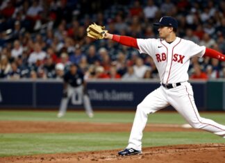 Red Sox Aim to Extend Winning Streak Against Yankees Tonight