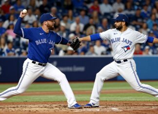 Blue Jays Aim to Snap 7-Game Losing Streak Against Yankees